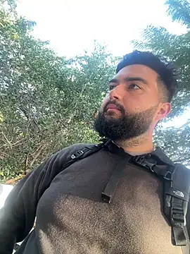 bigdickgio6923 online show from February 18, 2026, 1:18 pm