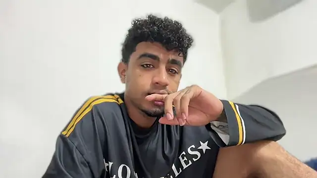 dominic brandd23 online show from September 17, 2025, 9:17 pm