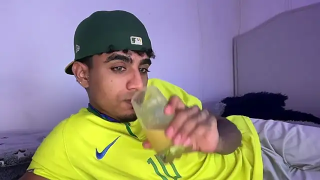 dominic brandd23 online show from September 21, 2025, 2:39 am