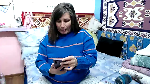 Snapshot of AdelineBlueEyes chatting on November 17, 2025, 9:57 am AdelineBlueEyes online show from November 17, 2025, 9:57 am