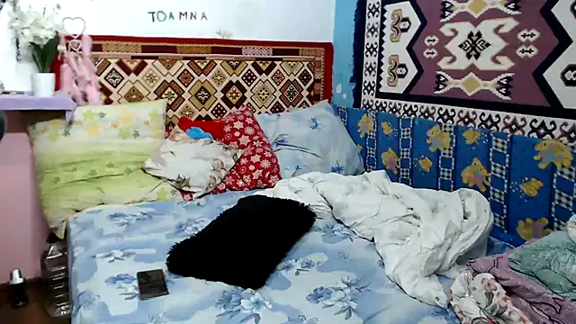 Snapshot of AdelineBlueEyes chatting on December 1, 2025, 12:17 pm AdelineBlueEyes online show from December 1, 2025, 12:17 pm