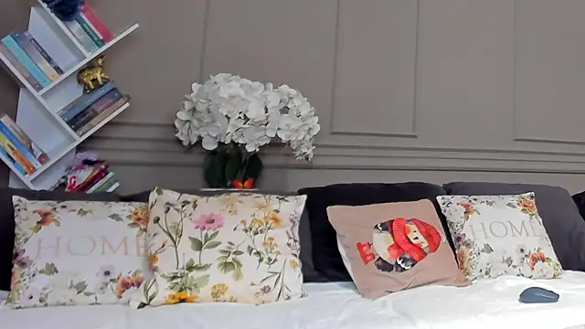 Snapshot of Deliciouslips chatting on November 4, 2025, 2:10 pm Deliciouslips online show from November 4, 2025, 2:10 pm