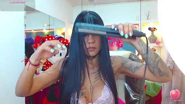 lorenapinto online show from October 24, 2025, 11:53 am