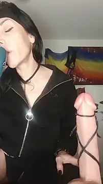 freyamoret online show from November 25, 2025, 4:46 am