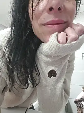 freyamoret online show from March 28, 2026, 5:58 pm