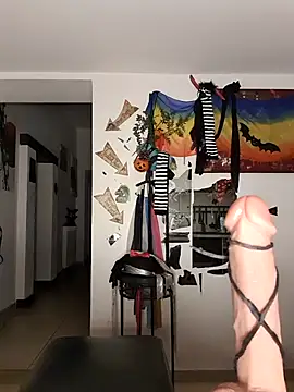 freyamoret online show from October 28, 2025, 3:18 am