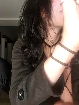 freyamoret online show from November 5, 2025, 4:15 am