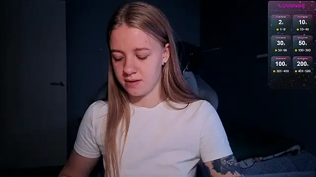 Snapshot of candy_maggie chatting on October 8, 2025, 4:40 pm candy maggie online show from October 8, 2025, 4:40 pm
