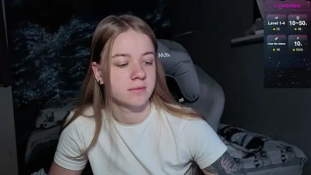 Snapshot of candy_maggie chatting on December 17, 2025, 1:16 pm candy maggie online show from December 17, 2025, 1:16 pm