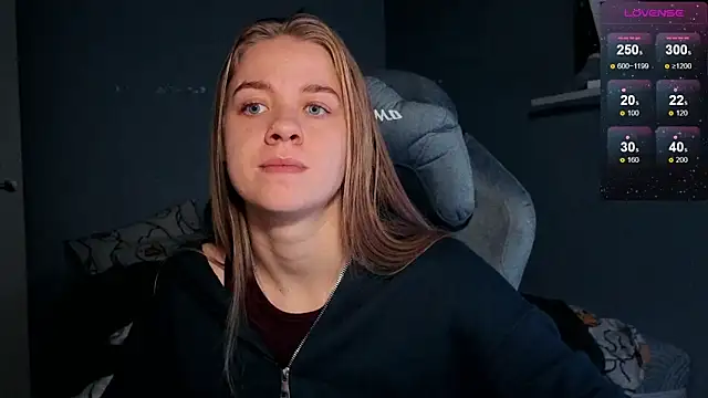 Snapshot of candy_maggie chatting on October 31, 2025, 6:04 pm candy maggie online show from October 31, 2025, 6:04 pm