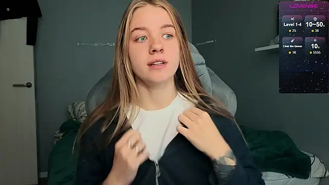 Snapshot of candy_maggie chatting on October 1, 2025, 8:41 am candy maggie online show from October 1, 2025, 8:41 am