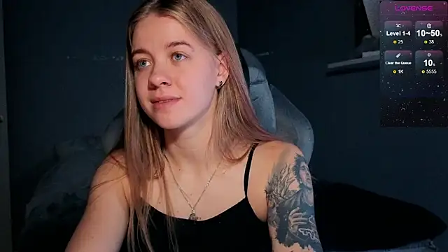 Snapshot of candy_maggie chatting on November 3, 2025, 2:53 pm candy maggie online show from November 3, 2025, 2:53 pm