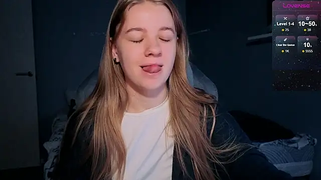 Snapshot of candy_maggie chatting on November 6, 2025, 3:05 pm candy maggie online show from November 6, 2025, 3:05 pm