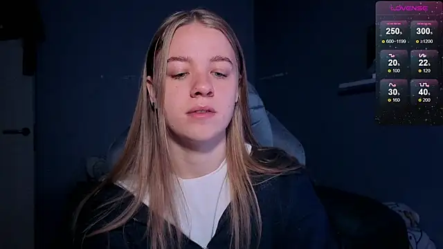 Snapshot of candy_maggie chatting on September 30, 2025, 5:30 pm candy maggie online show from September 30, 2025, 5:30 pm