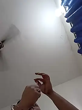 Snapshot of julywwrt chatting on December 19, 2024, 10:24 am julywwrt online show from December 19, 2024, 10:24 am