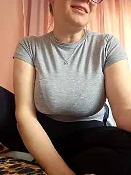 KristenVega online show from April 1, 2026, 11:44 am