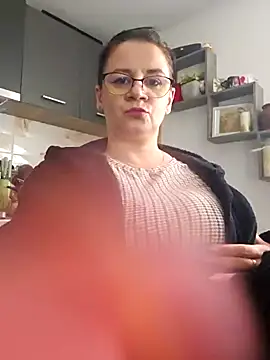 KristenVega online show from December 17, 2025, 9:36 am