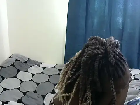 Snapshot of Kariselle- chatting on November 8, 2025, 8:18 am Kariselle- online show from November 8, 2025, 8:18 am