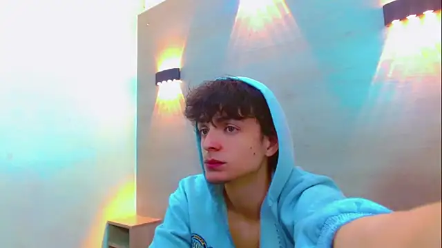 Sr BonnyEthan online show from December 2, 2025, 1:57 pm