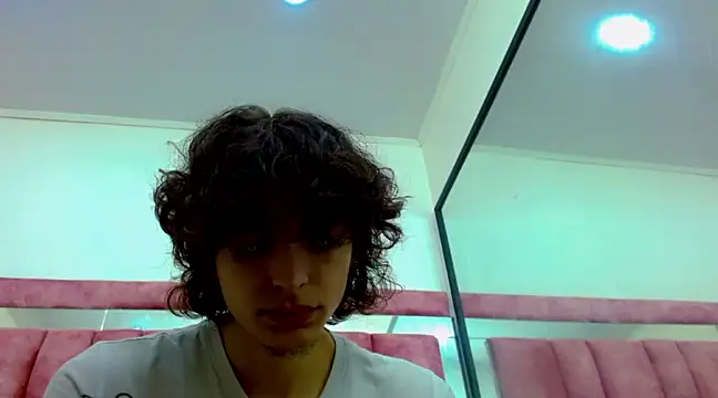 Snapshot of Sr_BonnyEthan chatting on February 7, 2025, 1:43 pm Sr BonnyEthan online show from February 7, 2025, 1:43 pm