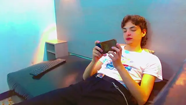 Sr BonnyEthan online show from November 27, 2025, 1:55 pm