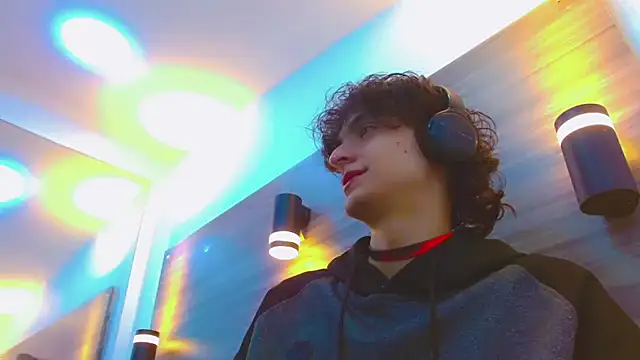 Sr BonnyEthan online show from March 31, 2026, 1:02 pm