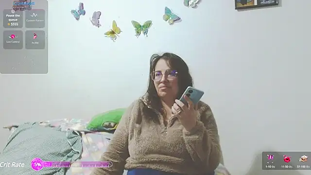 Snapshot of honeyhot_paty chatting on January 24, 2025, 2:39 am honeyhot paty online show from January 24, 2025, 2:39 am