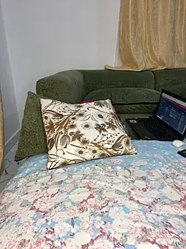 Snapshot of Favoritegirl1 chatting on June 8, 2026, 12:27 am Favoritegirl1 online show from June 8, 2026, 12:27 am