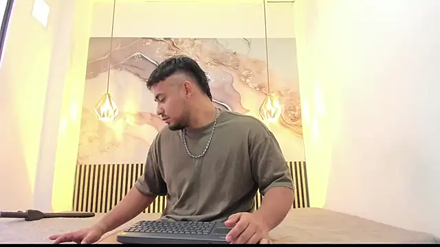 BrianMalonee online show from September 19, 2025, 12:09 pm