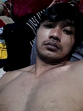 jojokom99 online show from April 4, 2026, 8:37 pm