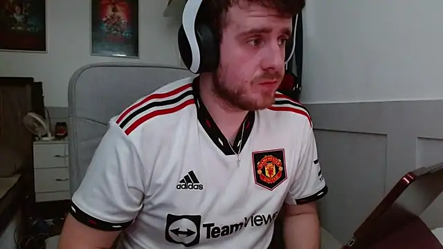 Snapshot of maxy49 chatting on November 30, 2025, 1:23 pm maxy49 online show from November 30, 2025, 1:23 pm