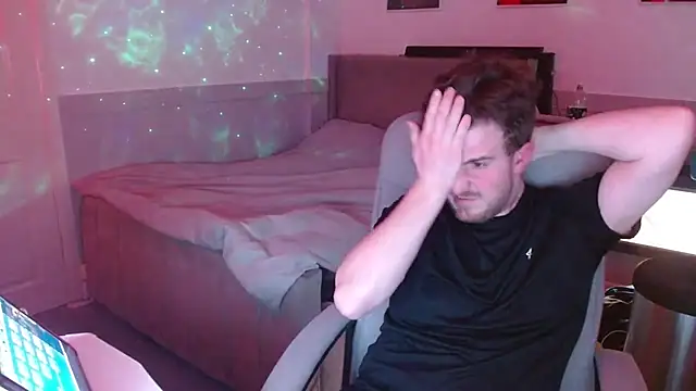 Snapshot of maxy49 chatting on November 22, 2025, 3:00 pm maxy49 online show from November 22, 2025, 3:00 pm