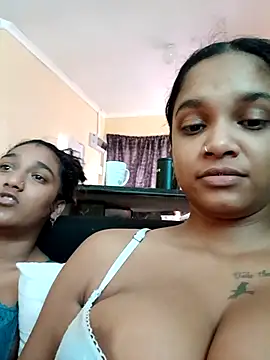 Snapshot of Indianqueen03 chatting on October 2, 2025, 8:40 am Indianqueen03 online show from October 2, 2025, 8:40 am
