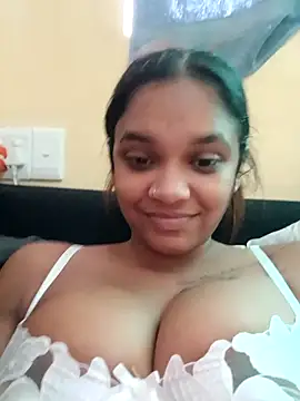 Snapshot of Indianqueen03 chatting on October 3, 2025, 9:22 am Indianqueen03 online show from October 3, 2025, 9:22 am