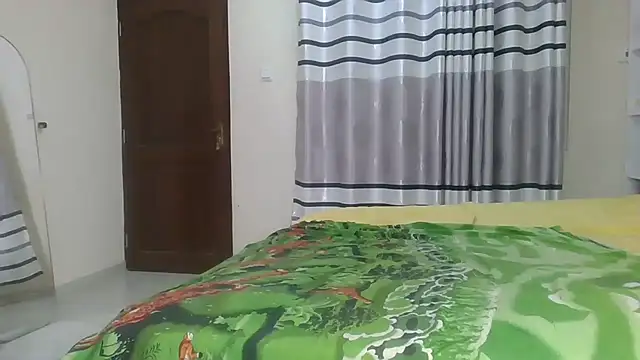 Snapshot of Fine_assie chatting on February 11, 2026, 7:14 pm Fine assie online show from February 11, 2026, 7:14 pm