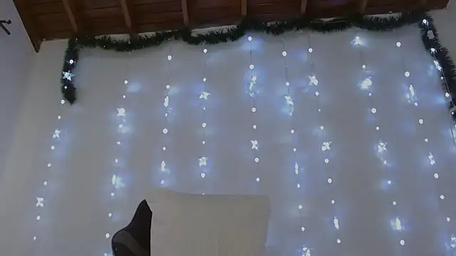 Snapshot of _diana_cute chatting on December 18, 2025, 8:45 pm diana cute online show from December 18, 2025, 8:45 pm