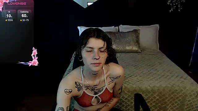 pretty cristal69 online show from February 6, 2026, 1:07 pm