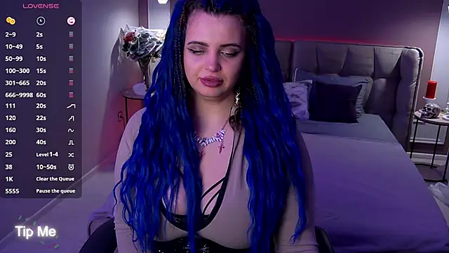 Miss Maya Mils online show from November 28, 2025, 1:06 am