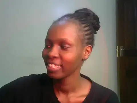 Bella cute01 online show from November 9, 2025, 3:05 pm