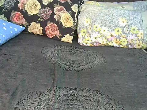 Bella cute01 online show from February 12, 2026, 4:18 pm