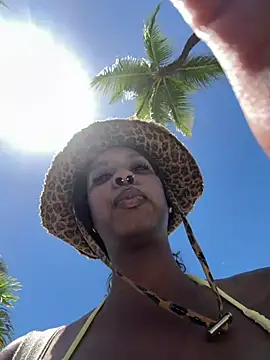 Your Paris online show from April 18, 2026, 3:58 pm