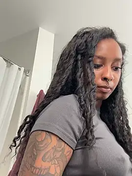 Your Paris online show from March 12, 2026, 1:00 am