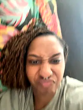 Your Paris online show from September 19, 2025, 2:43 pm