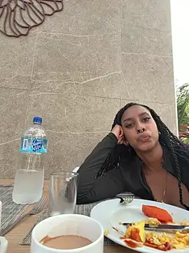 Your Paris online show from April 14, 2026, 1:05 pm