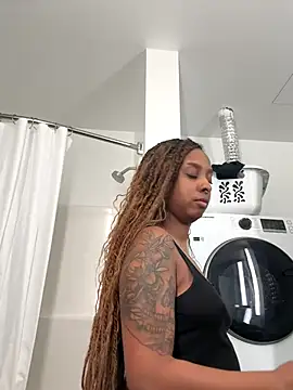 Your Paris online show from September 12, 2025, 3:45 pm