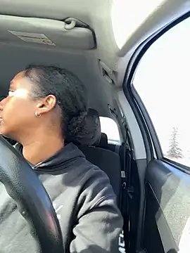 Your Paris online show from March 21, 2025, 5:02 pm