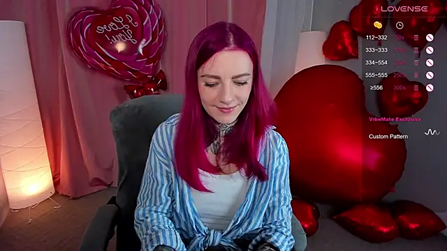 Snapshot of Roxy_____ chatting on February 13, 2025, 8:34 pm Roxy online show from February 13, 2025, 8:34 pm