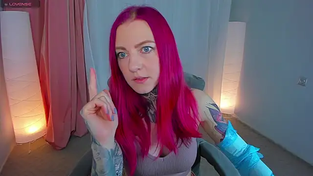 Snapshot of Roxy_____ chatting on February 28, 2025, 8:28 pm Roxy online show from February 28, 2025, 8:28 pm