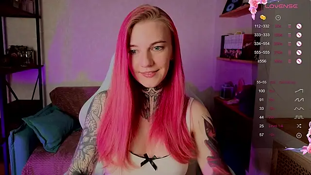 Snapshot of Roxy_____ chatting on September 14, 2025, 9:15 pm Roxy online show from September 14, 2025, 9:15 pm