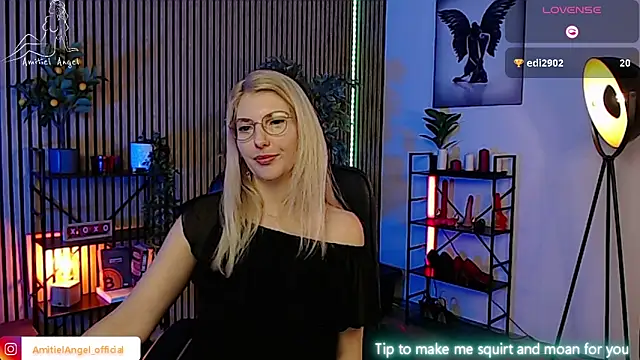 Snapshot of Amitiel_Angel chatting on March 2, 2025, 7:08 pm Amitiel Angel online show from March 2, 2025, 7:08 pm
